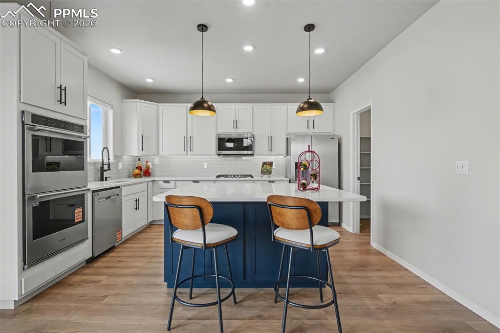 Image 18 of 45: Kitchen