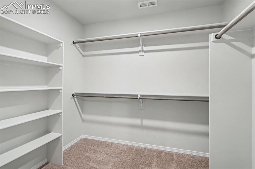 Image 33 of 45: Closet