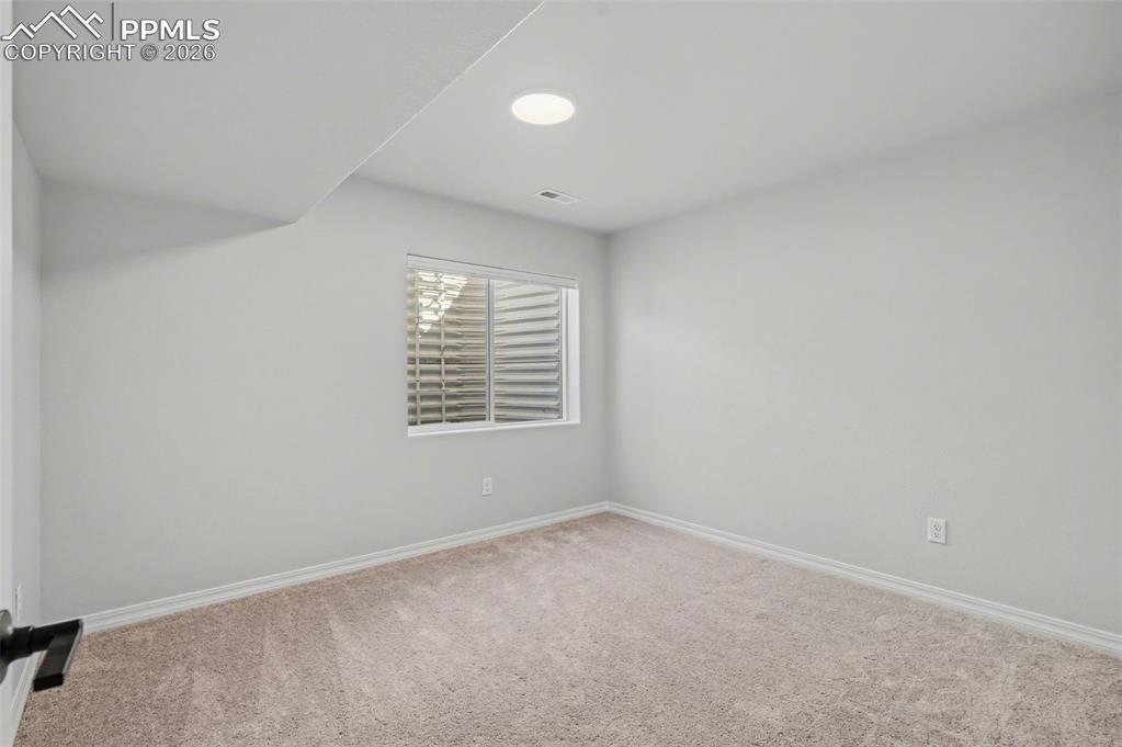 Image 40 of 45: Bedroom