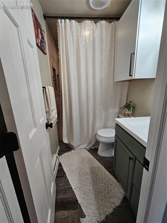 Image 12 of 17: Bathroom