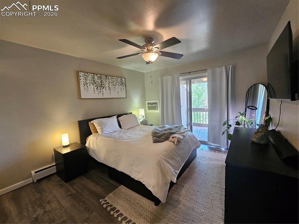 Image 14 of 17: Bathroom