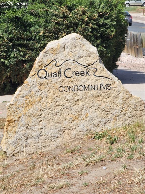 Image 17 of 17: Balcony