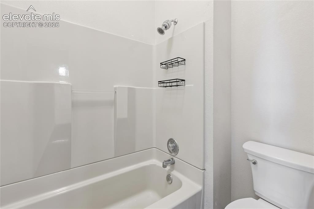 Image 34 of 48: Full bathroom. 