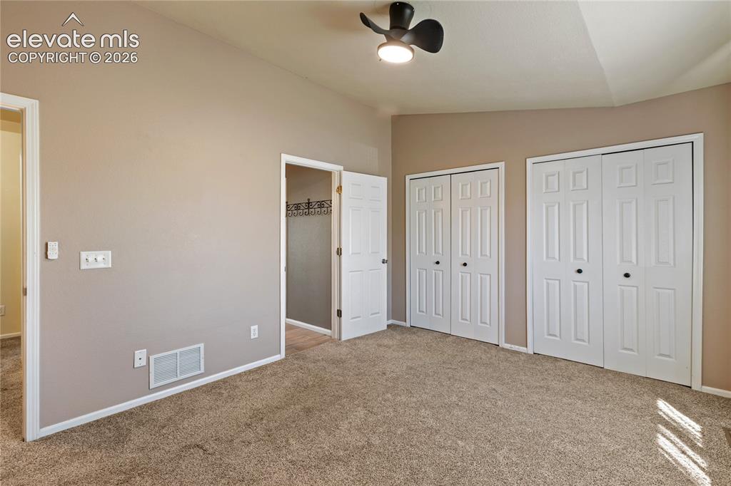 Image 36 of 48: Large primary bedroom.