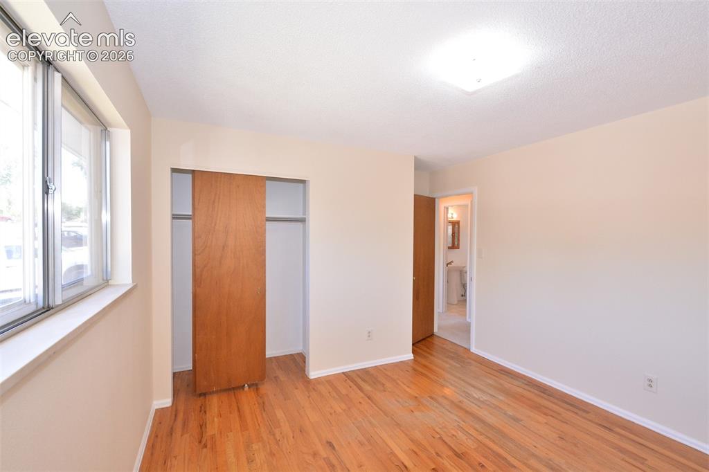 Image 8 of 21: Bedroom