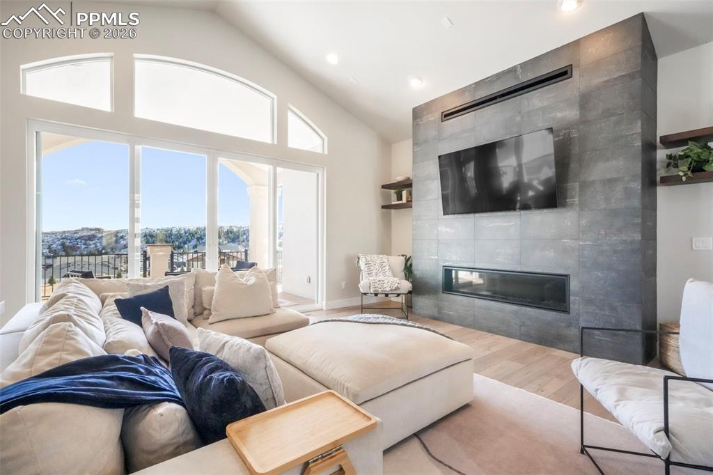 Image 12 of 50: Living Room