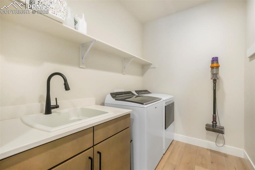 Image 25 of 50: Main Level