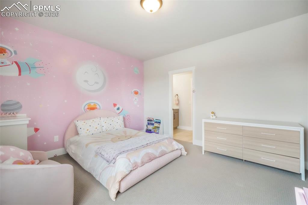 Image 44 of 50: Bedroom