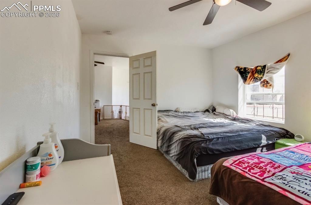 Image 16 of 23: Bedroom