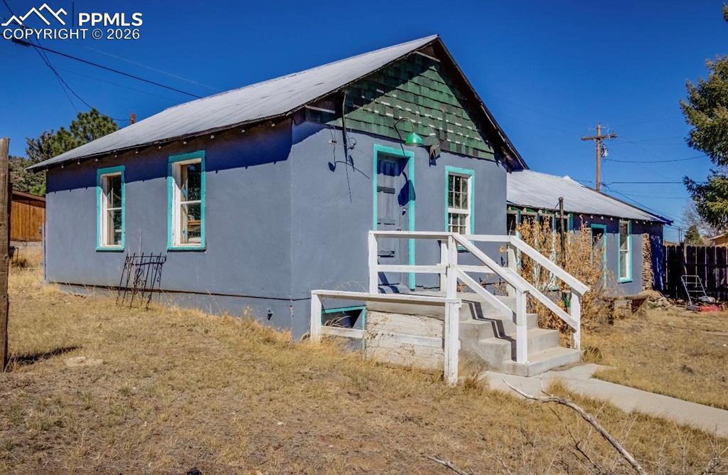 Image 19 of 23: Back of Structure