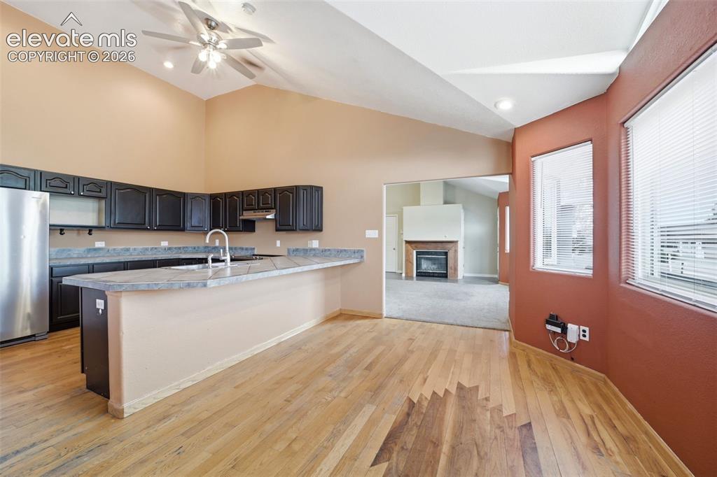 Image 10 of 49: Kitchen