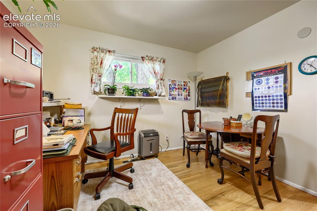 Image 10 of 29: Office