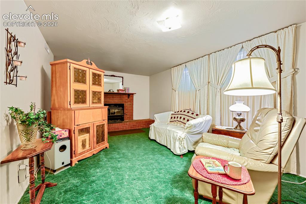 Image 14 of 29: Sitting Room