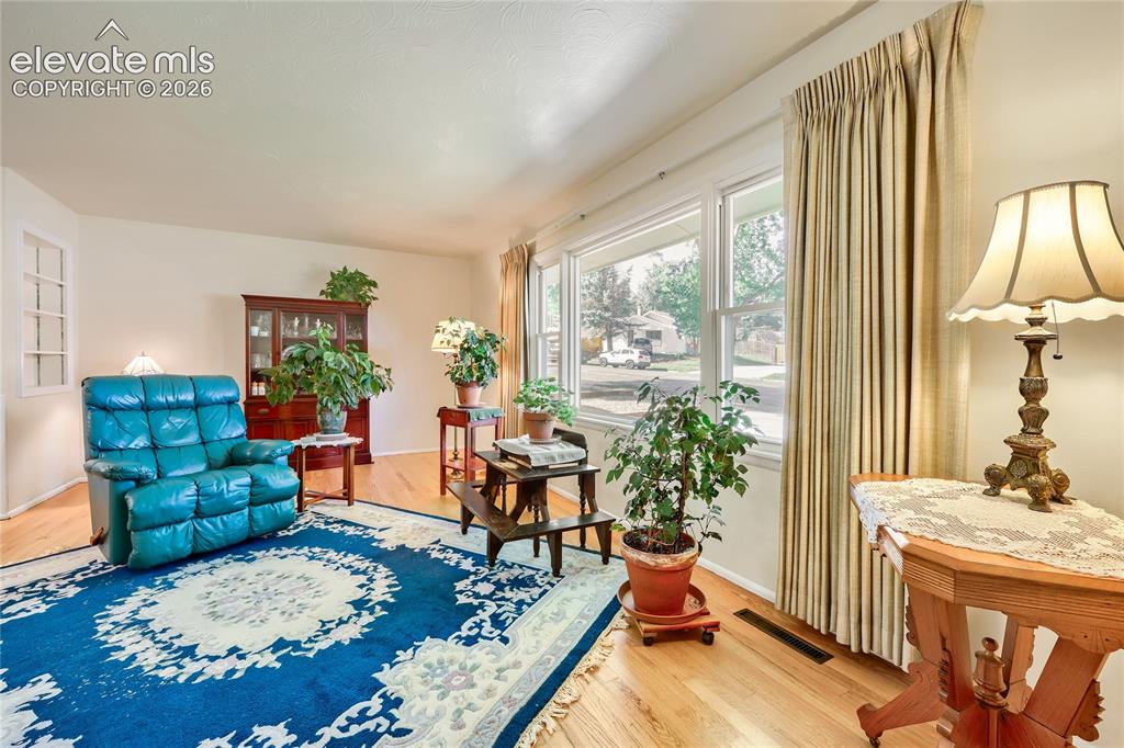 Image 4 of 29: Sitting Room