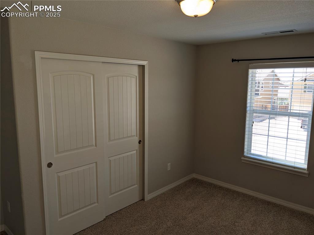 Image 16 of 30: Bedroom