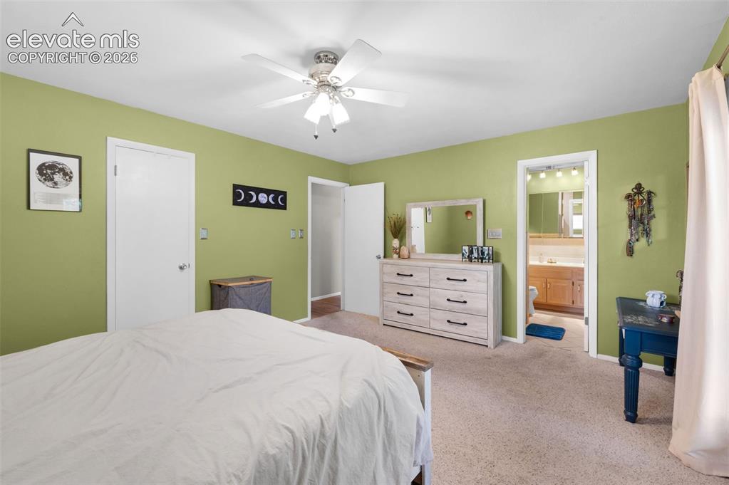 Image 17 of 44: Bedroom