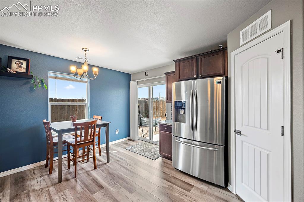 Image 15 of 37: Kitchen