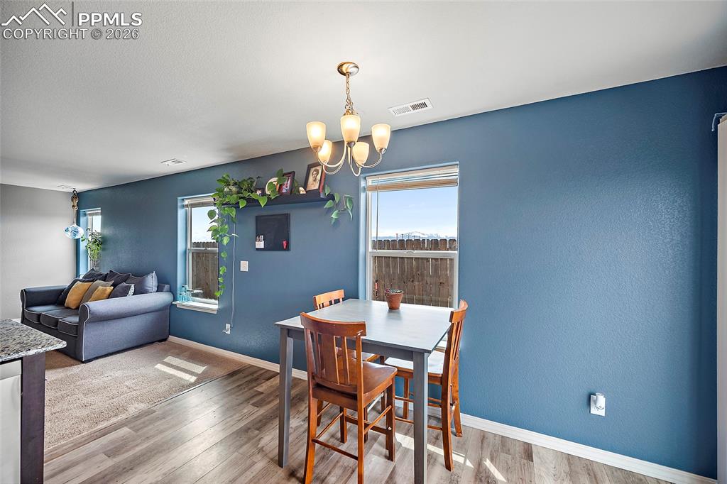 Image 17 of 37: Dining Area