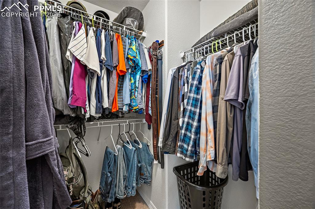 Image 24 of 37: Closet