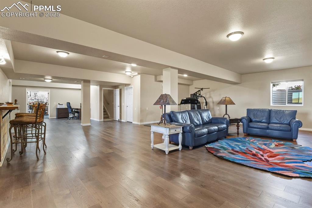 Image 31 of 50: Family Room