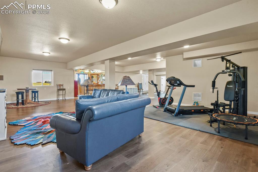 Image 32 of 50: Family Room