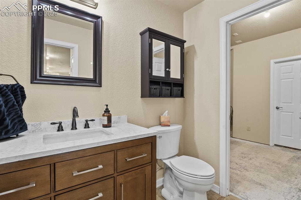 Image 40 of 50: Bathroom