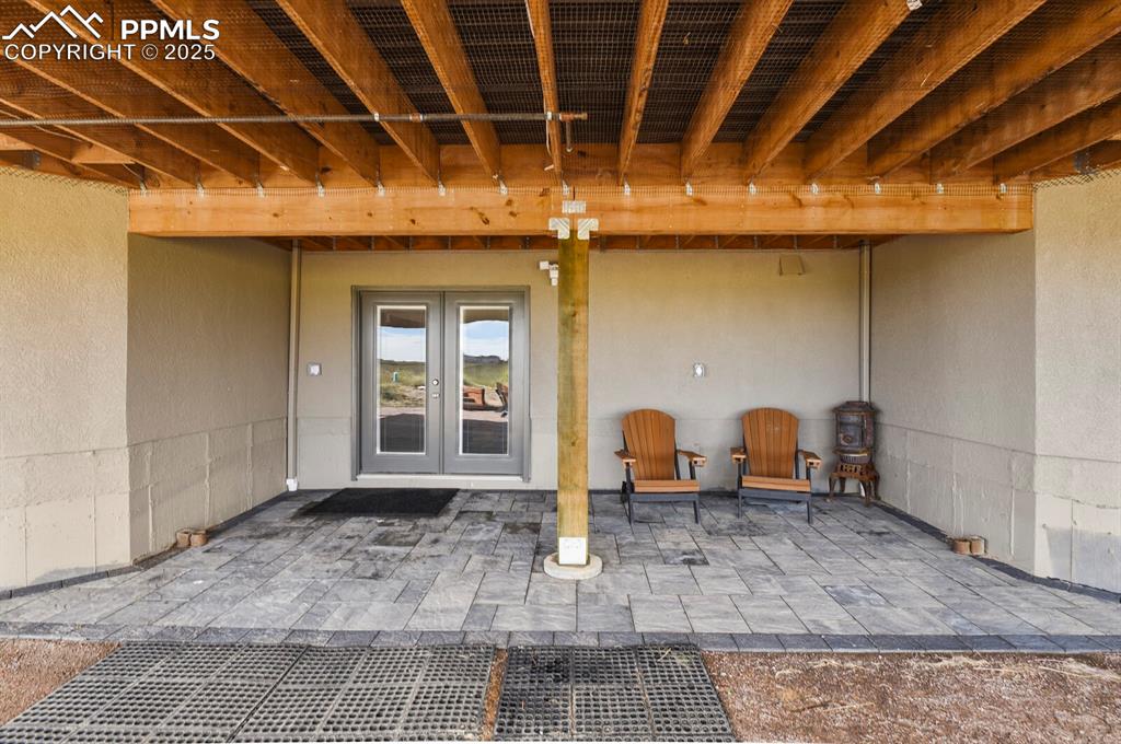 Image 47 of 50: Patio