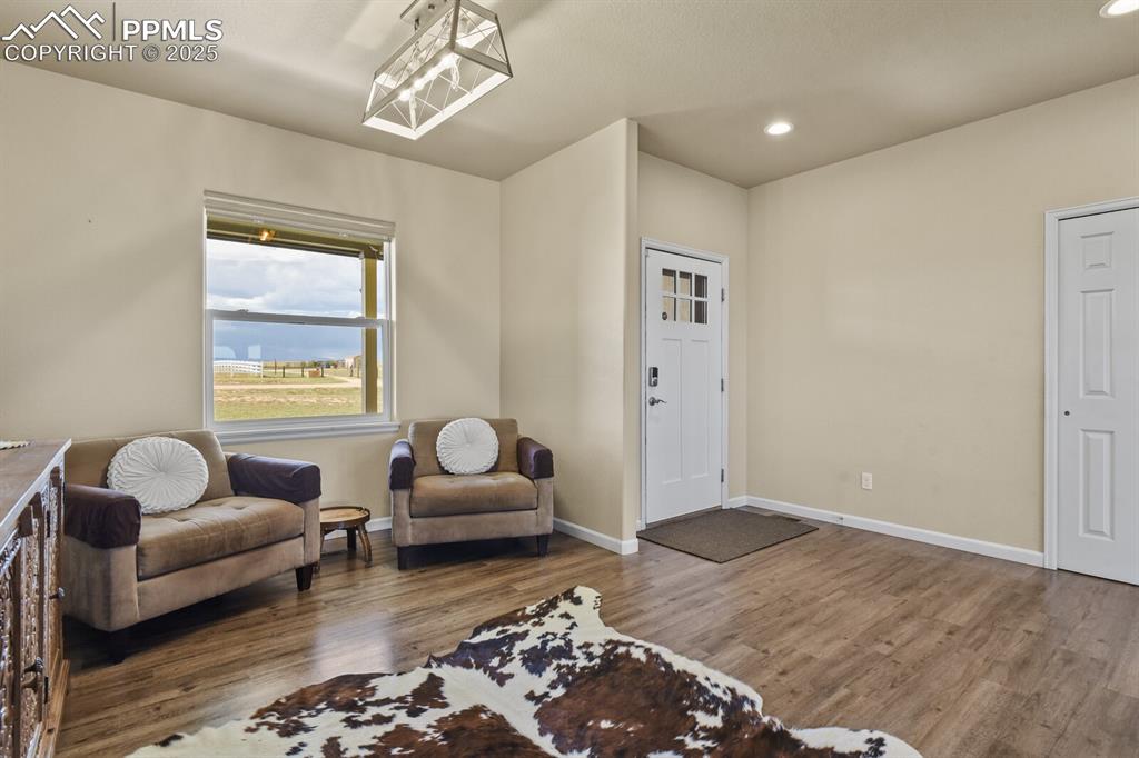 Image 8 of 50: Entry