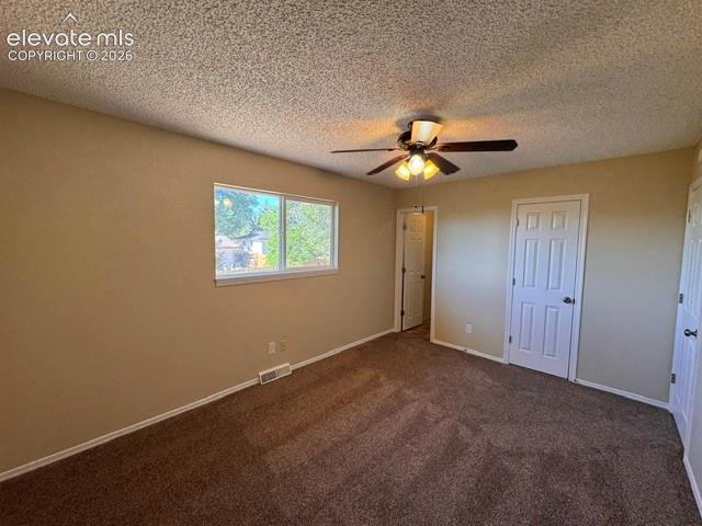 Image 13 of 25: Bedroom