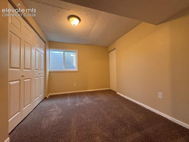 Image 17 of 25: Bedroom