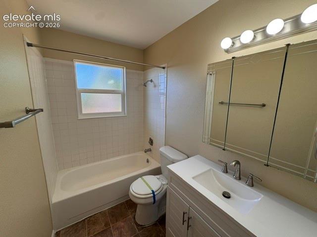 Image 7 of 25: Bathroom