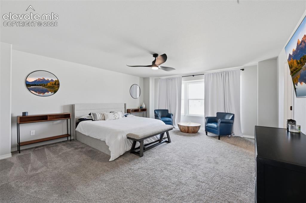 Image 15 of 38: Bedroom