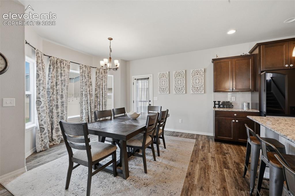 Image 5 of 38: Dining Area
