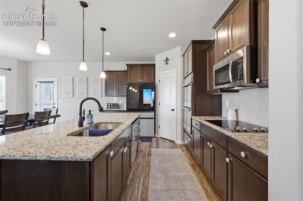 Image 9 of 38: Kitchen