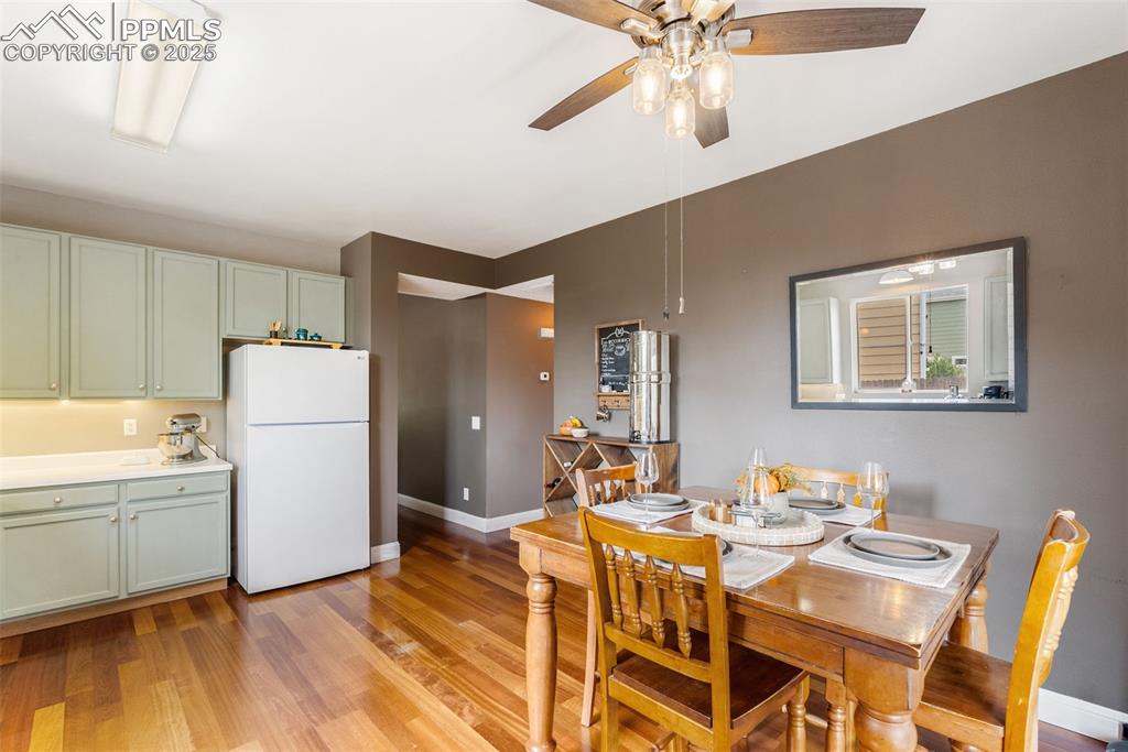 Image 18 of 45: Dining Area