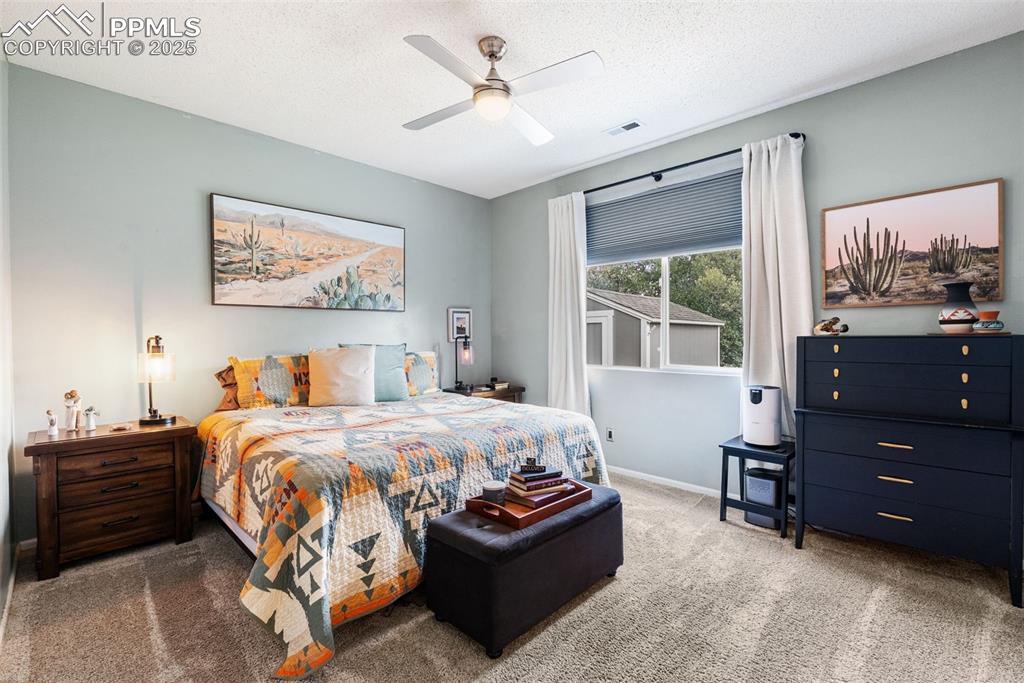 Image 23 of 45: Bedroom