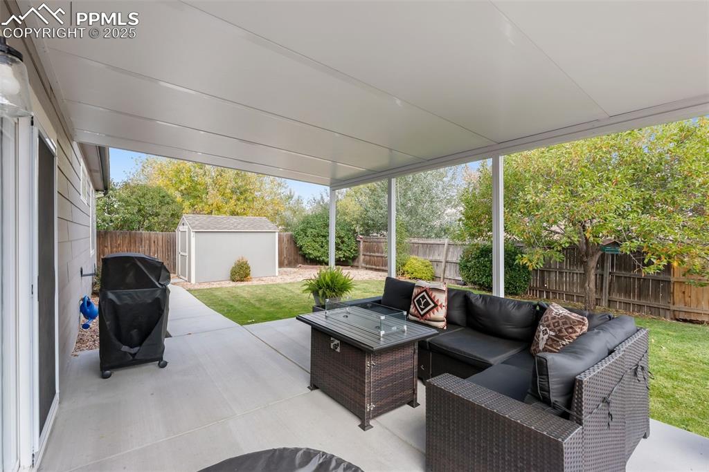 Image 33 of 45: Patio