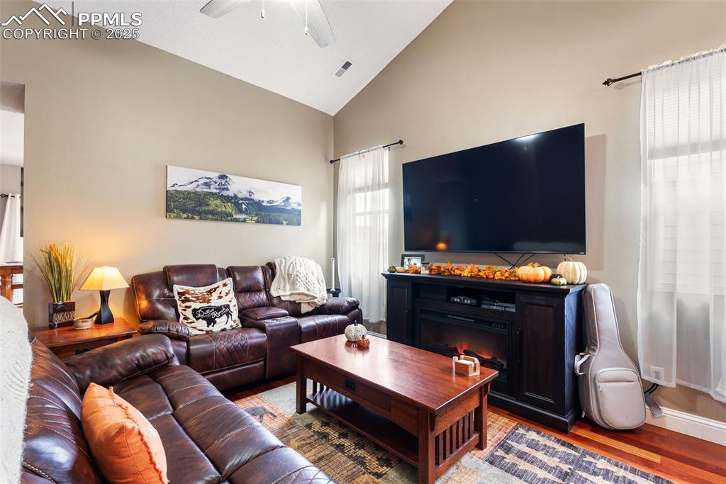 Image 8 of 45: Living Room