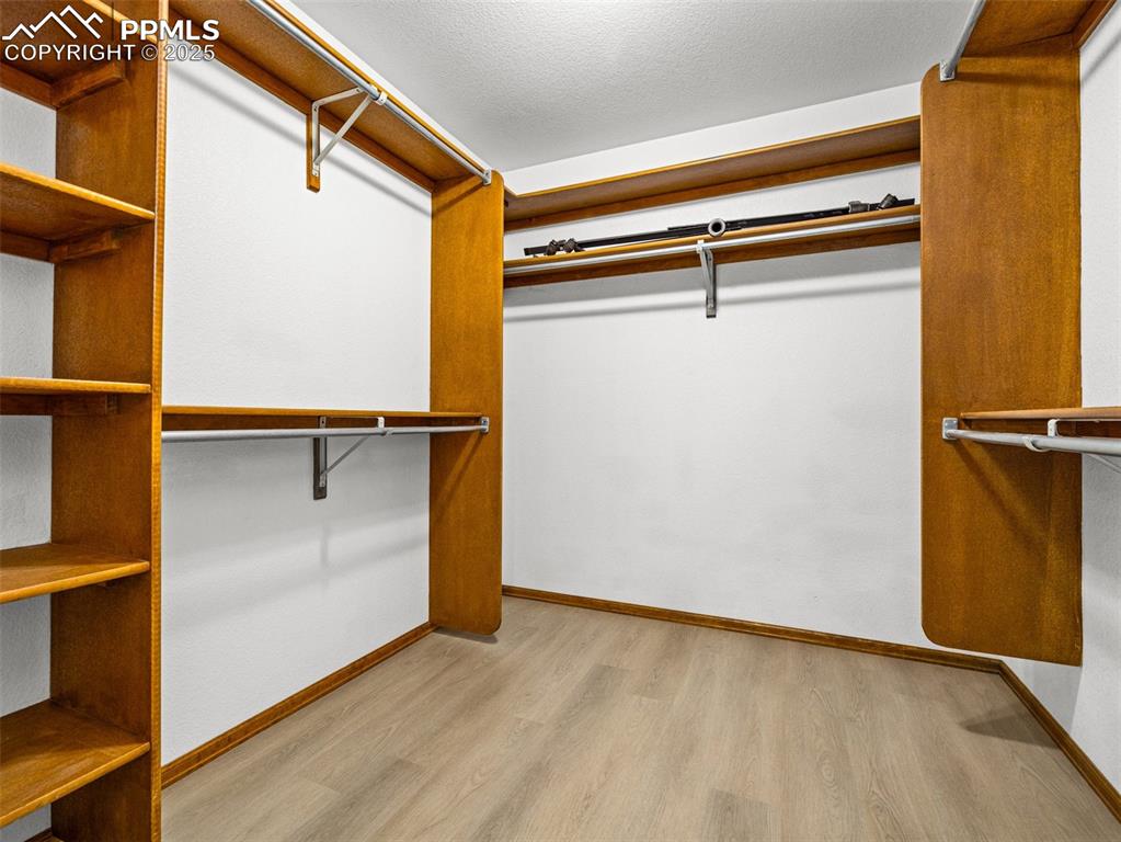 Image 28 of 38: Closet