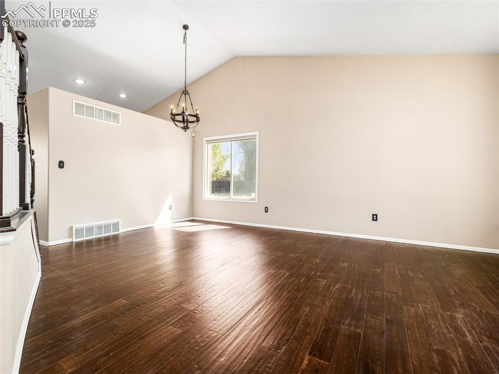 Image 3 of 38: Dining Area
