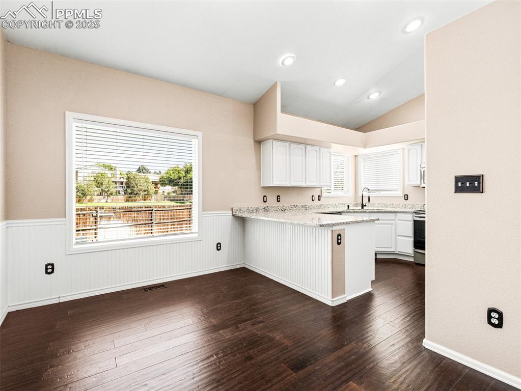 Image 9 of 38: Kitchen