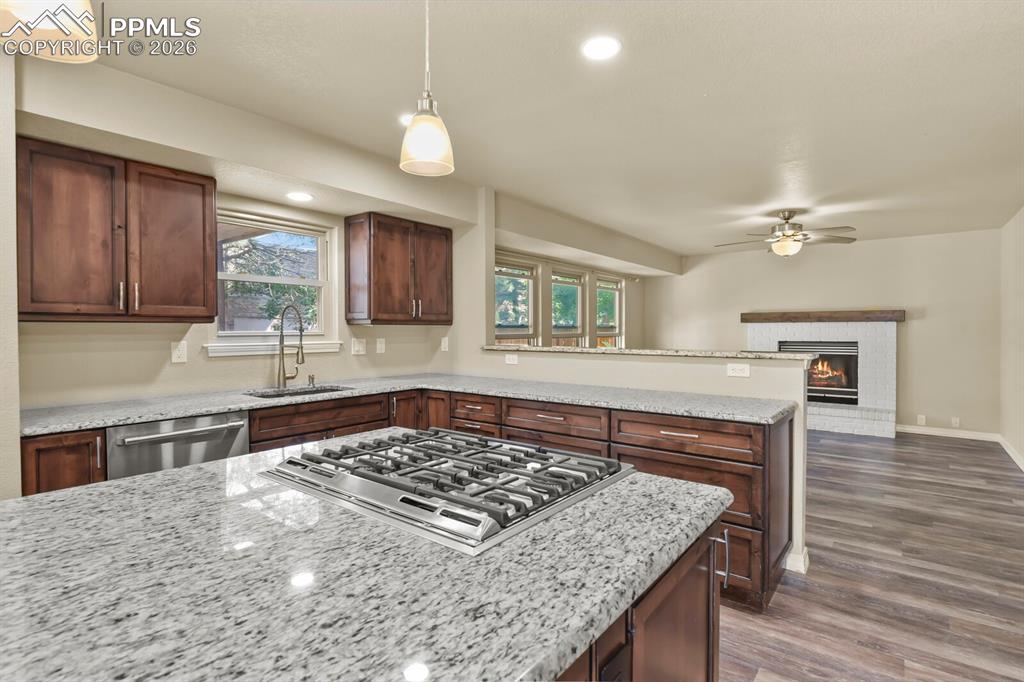 Image 10 of 43: Kitchen