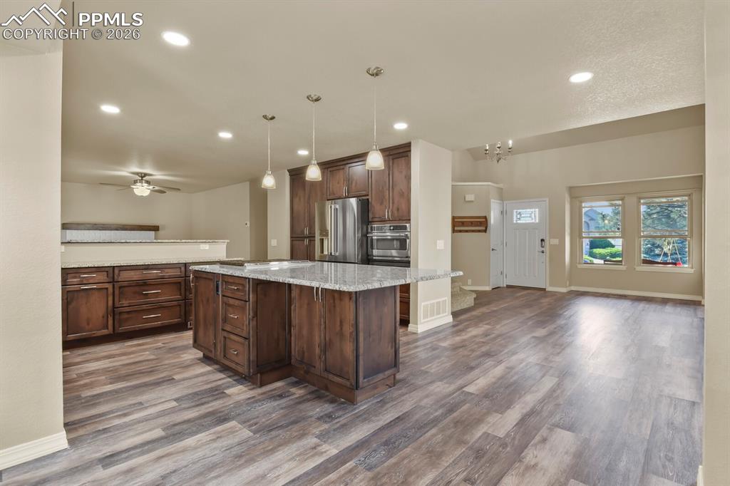 Image 7 of 43: Kitchen