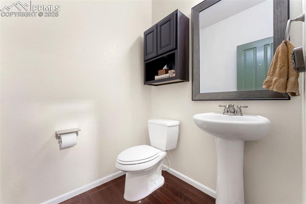 Image 13 of 50: Bathroom