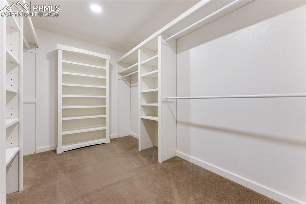 Image 18 of 50: Closet