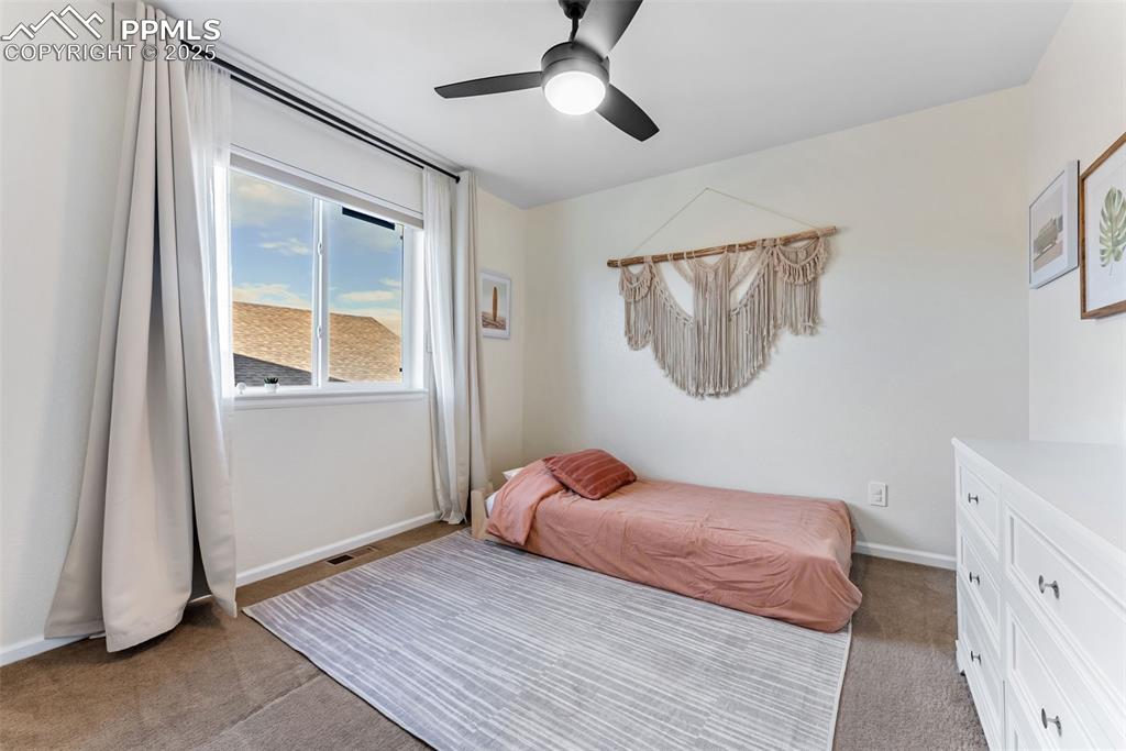 Image 24 of 50: Bedroom