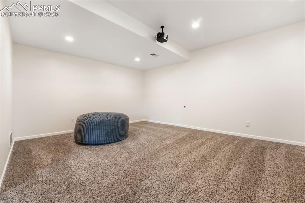 Image 29 of 50: Sitting Room