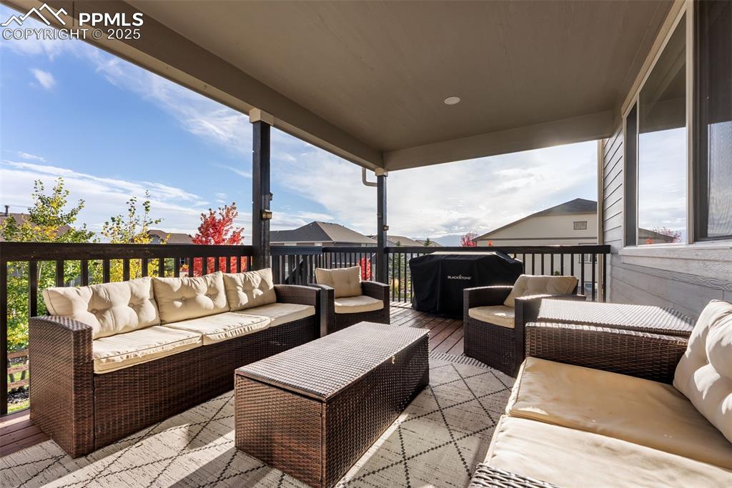 Image 38 of 50: Deck