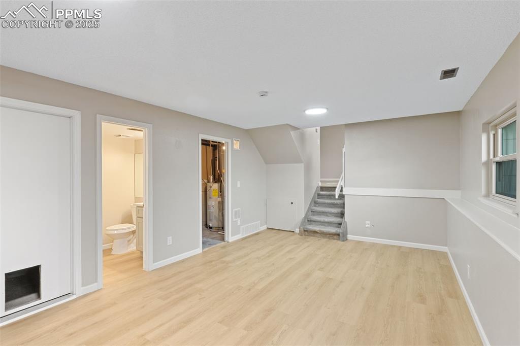 Image 15 of 26: Family Room