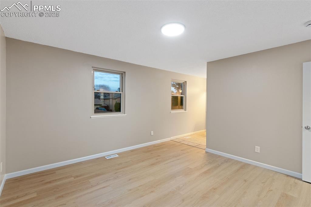 Image 22 of 26: Master Bedroom